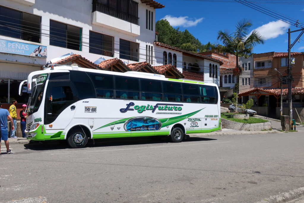 Maxi Tour Bus